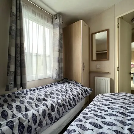 Mollys Retreat Pet Friendly Three Bed Caravan With Small Garden Newquay Bay Resort Quieter Area Of Park Exterior foto