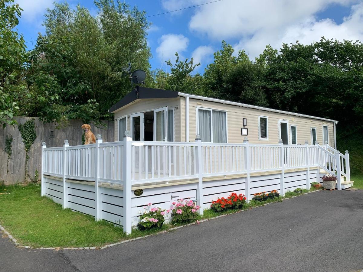 Mollys Retreat Pet Friendly Three Bed Caravan With Small Garden Newquay Bay Quieter Area Of Park Ferienhaus New Quay