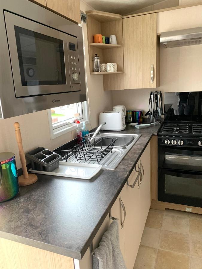 Mollys Retreat Pet Friendly Three Bed Caravan With Small Garden Newquay Bay Quieter Area Of Park *
