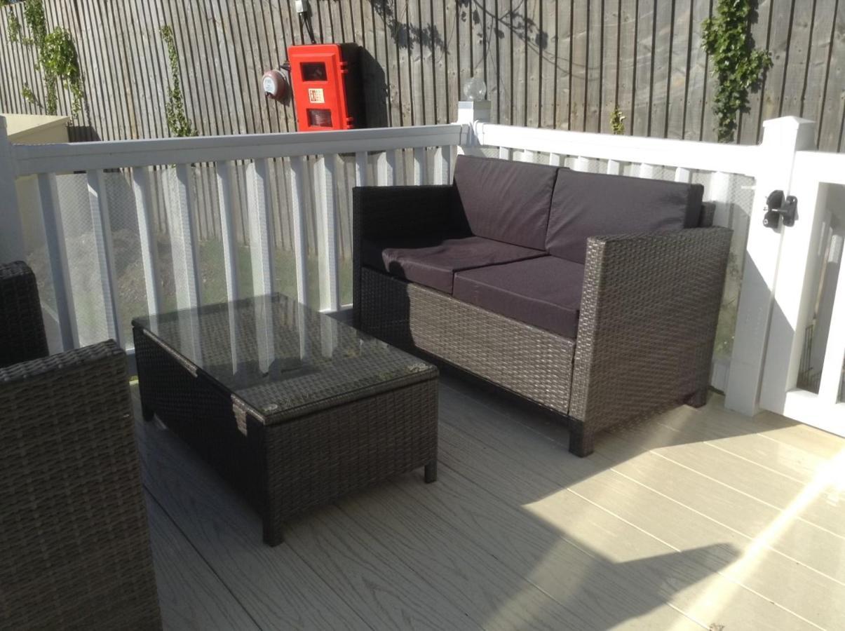 Mollys Retreat Pet Friendly Three Bed Caravan With Small Garden Newquay Bay Quieter Area Of Park