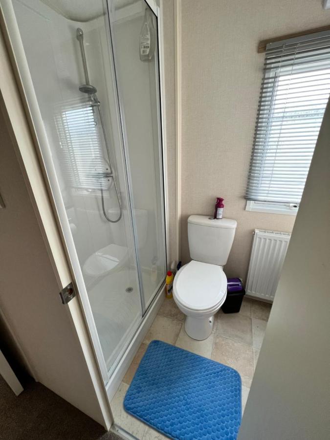Mollys Retreat Pet Friendly Three Bed Caravan With Small Garden Newquay Bay Quieter Area Of Park New Quay