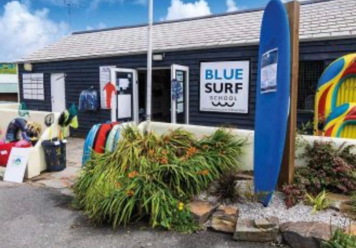 Mollys Retreat Pet Friendly Three Bed Caravan With Small Garden Newquay Bay Quieter Area Of Park * New Quay