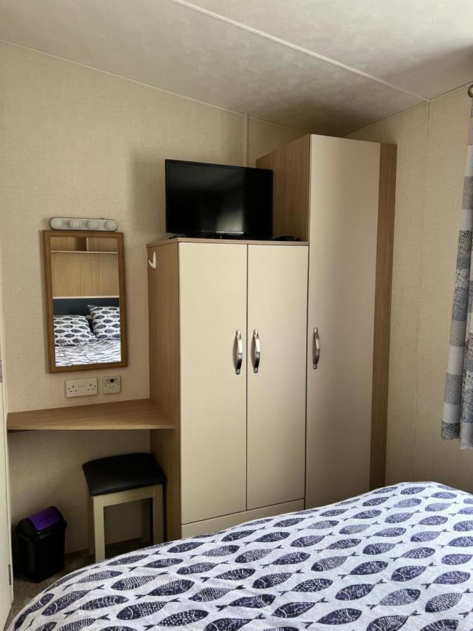 Ferienhaus Mollys Retreat Pet Friendly Three Bed Caravan With Small Garden Newquay Bay Quieter Area Of Park *